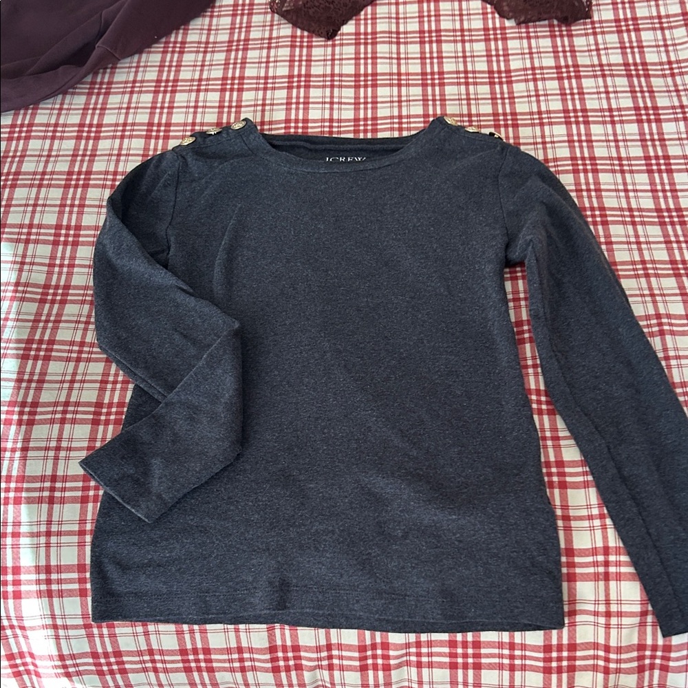Jcrew perfect tee.  Size small.  Heather gray 

Mint condition